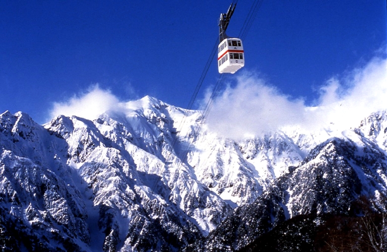 位於中部山岳国立公园,是日本最早的双层缆车,共分为2段,全长3200m