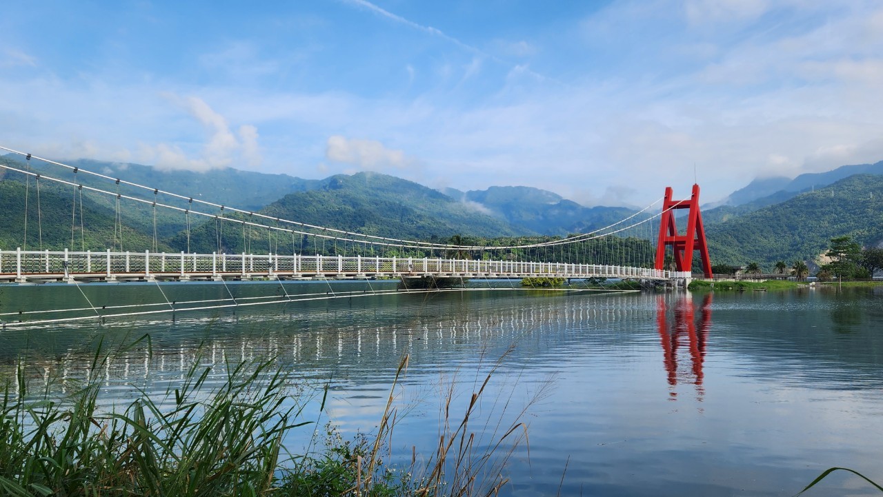 曾文水庫情人公園地景藝術、同心橋、湖濱公園
